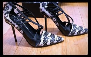 L.A.M.B. by Gwen Stefani✨Boston Pumps